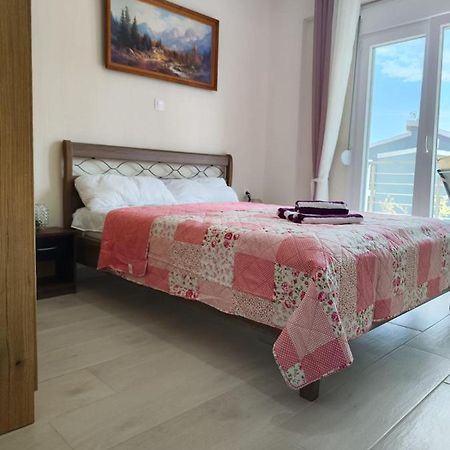 Lilli Deluxe Apartment Nikiti  Extérieur photo